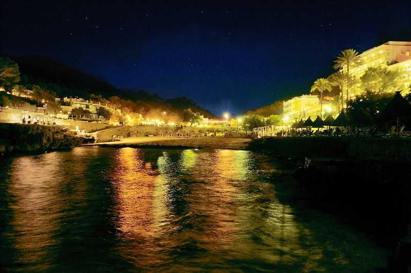 Hostal Los Pinos Cala San Vicente  Bagian luar foto